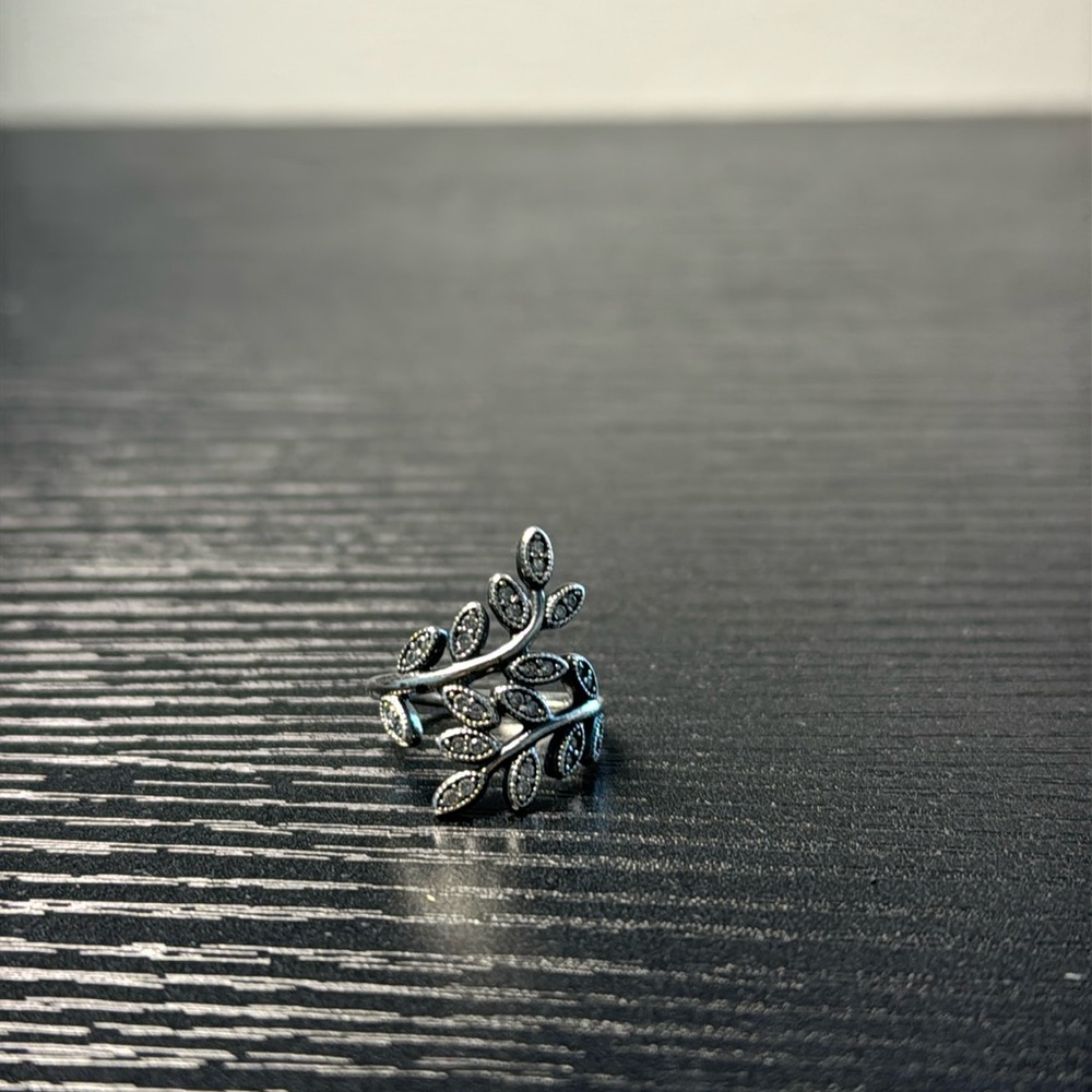 Pandora Leaves Collection Vintage Ring